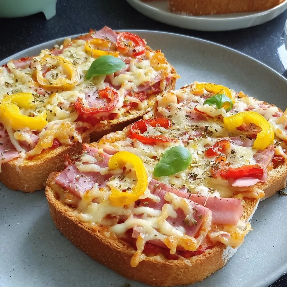 Schnelles Pizza-Toast aus dem Airfryer: Knusprig & Lecker