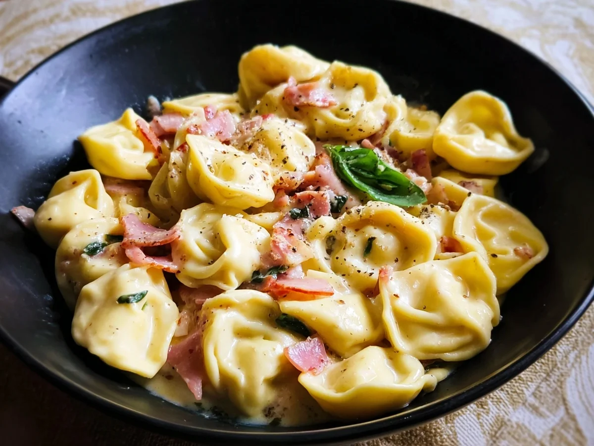 Einfache Tortellini alla Panna mit Truthahnschinken - Bild 2