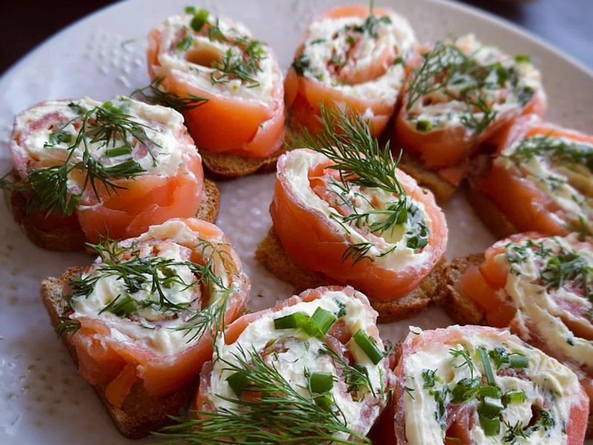 Lachs-Frischkäse-Röllchen: Schnelles 15-Minuten Rezept - Bild 1