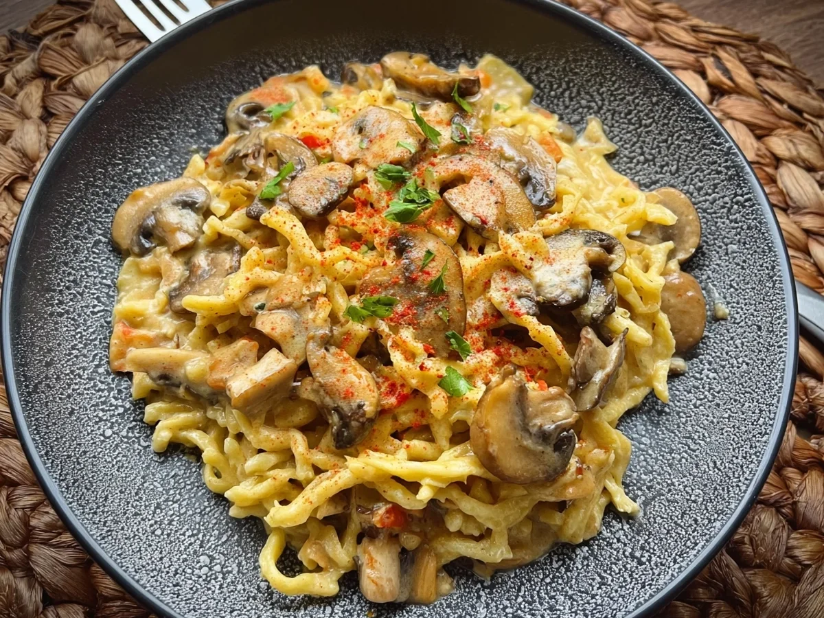 Paprika Spätzle mit Champignons: Einfaches Familienrezept - Bild 2
