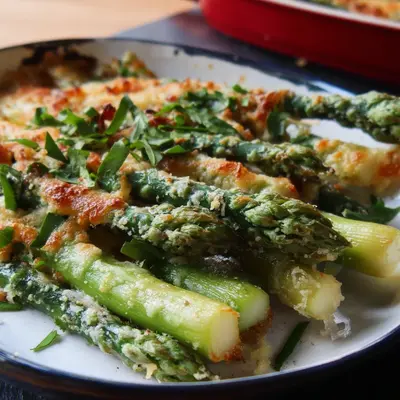 Grüner Spargel mit Parmesan-Kruste: Einfache Beilage