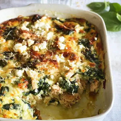 Herzhafter Low Carb Thunfisch-Auflauf mit Spinat & Feta