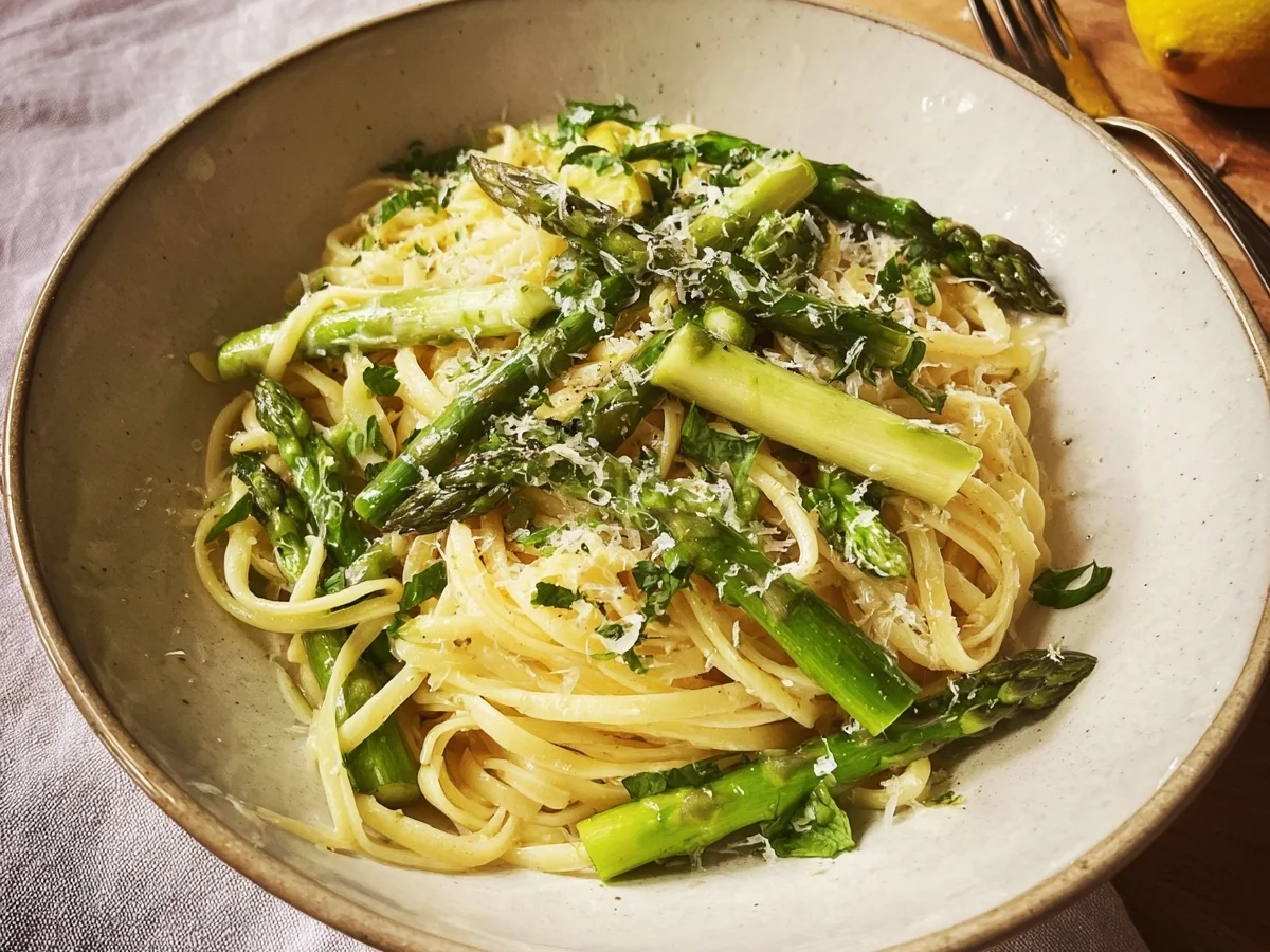 Pasta mit grünem Spargel: Schnelles Blitzrezept - Beitragsbild