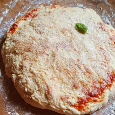 Protein Pizzateig: 3 Zutaten & Kalorienarm