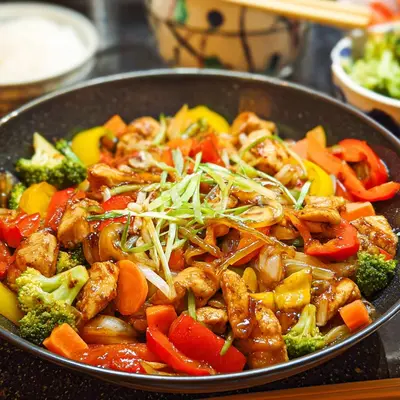 Schnelles Chop Suey mit Hähnchen & frischem Gemüse