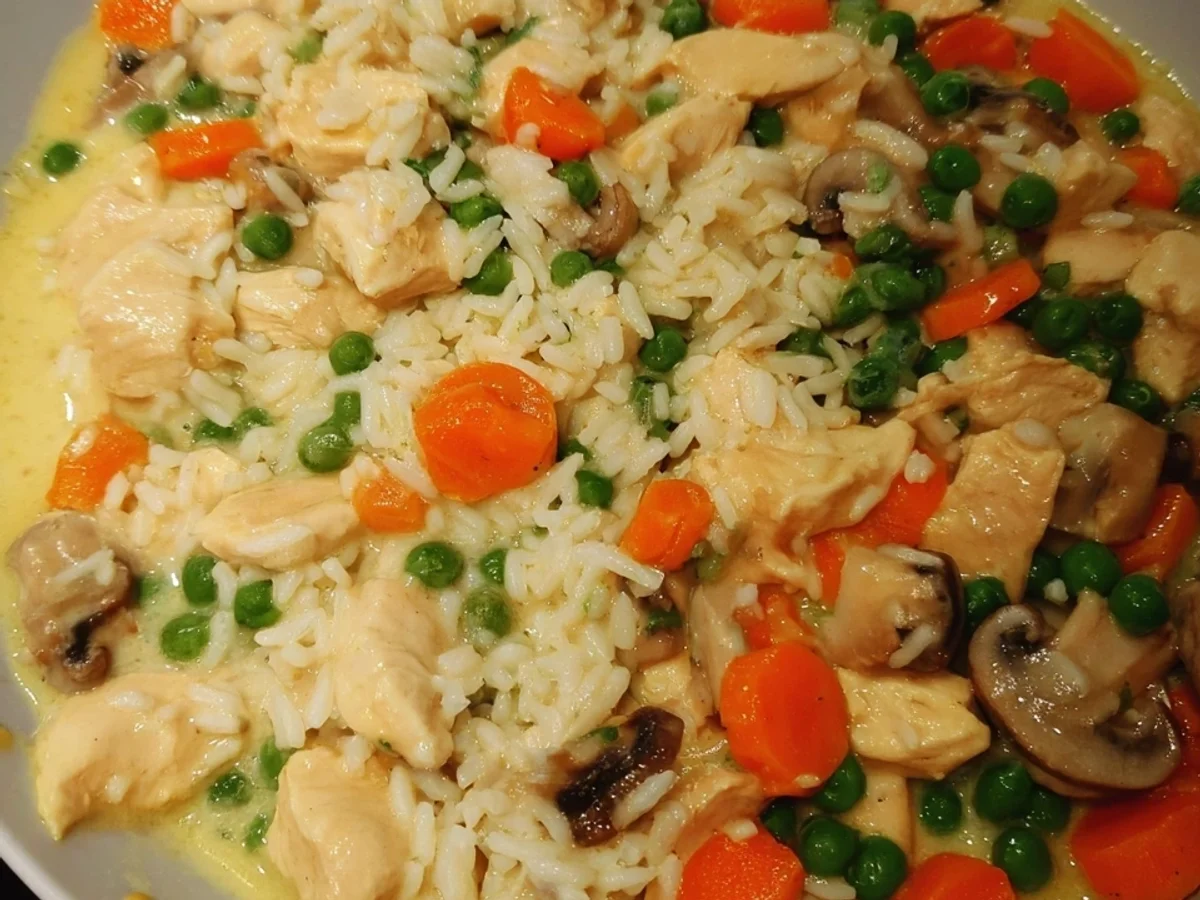 Schnelles Hühnerfrikassee mit Reis: All-in-One Rezept - Beitragsbild