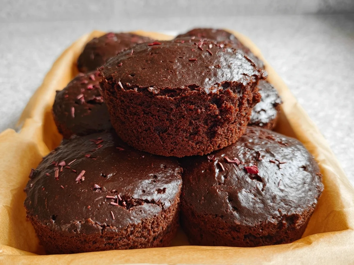 Zuckerfreie Protein Brownies: Saftig & einfach - Beitragsbild